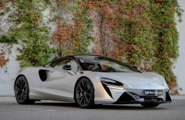 MAC LAREN ARTURA Coup&eacute;